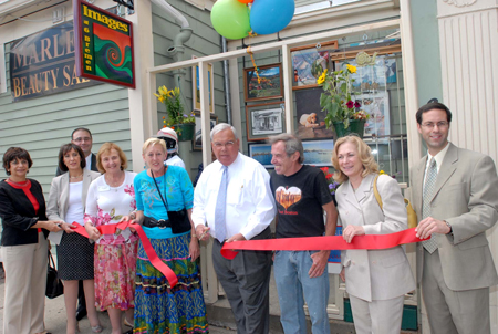 Images ribbon cutting